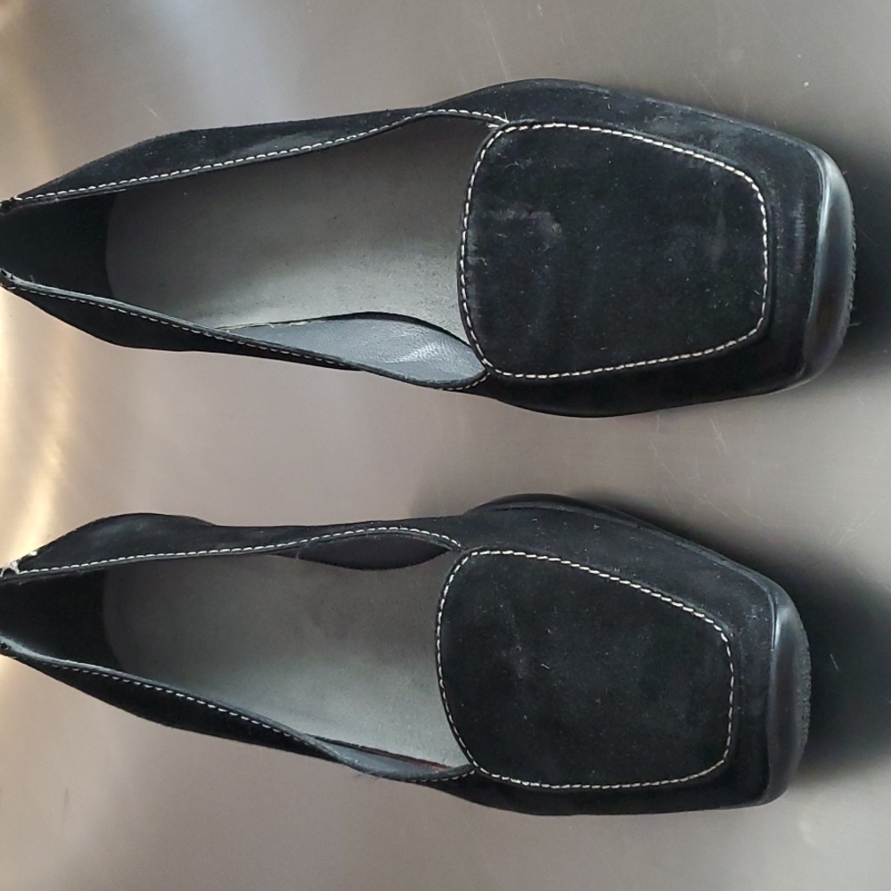 COPY - Stuart Weitzman suede shoes size 8N